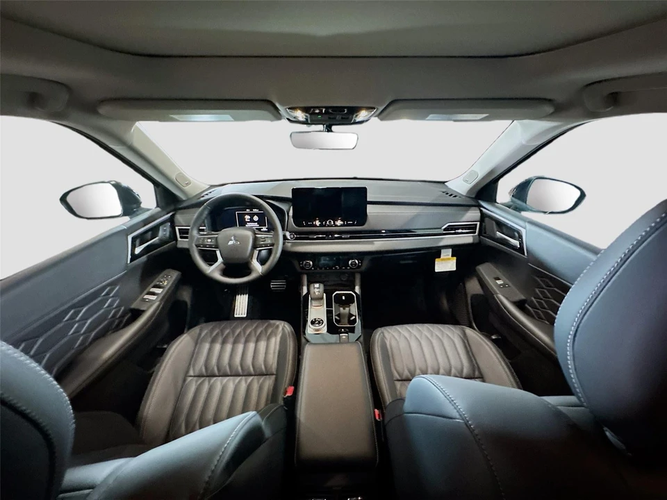 2026 Mitsubishi Outlander - Image 20 of 21