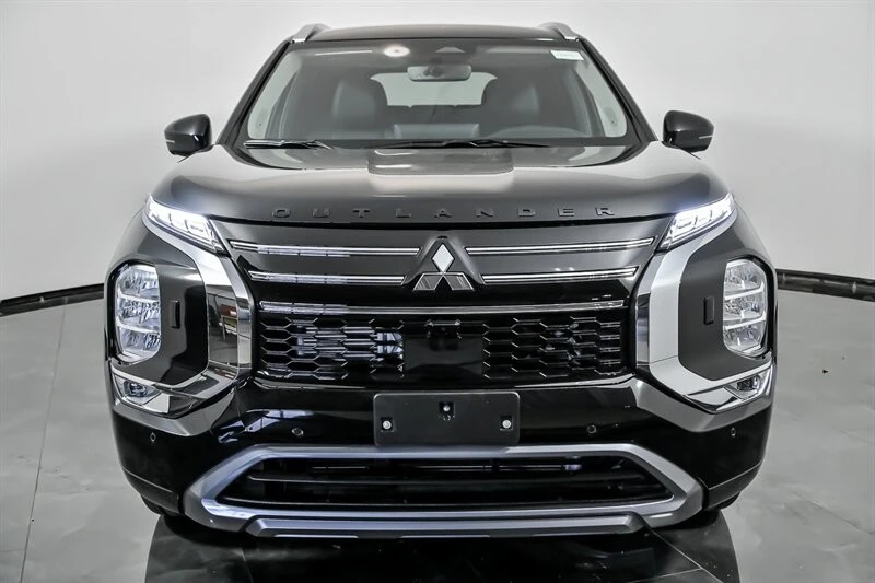 2026 Mitsubishi Outlander - Image 4 of 21