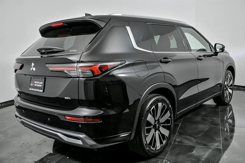 2026 Mitsubishi Outlander - Image 8 of 21