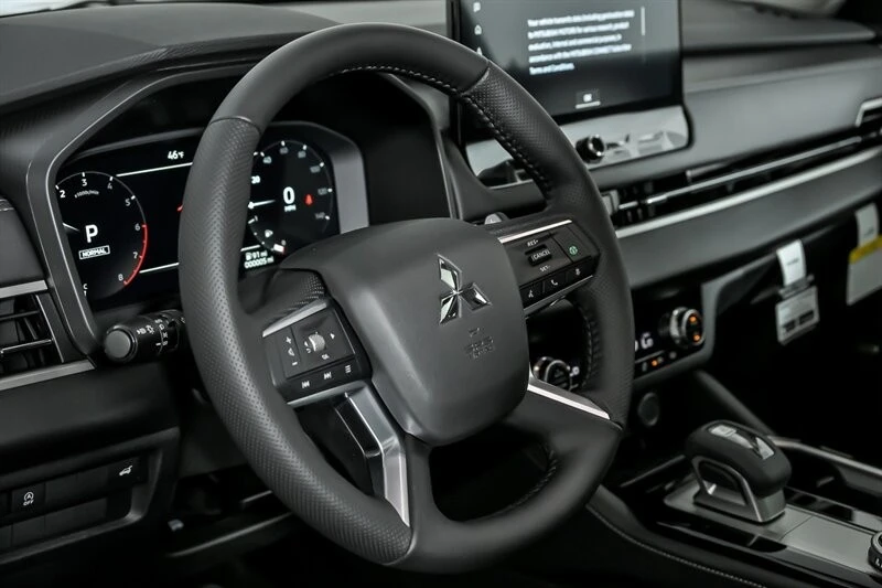 2026 Mitsubishi Outlander - Image 17 of 21