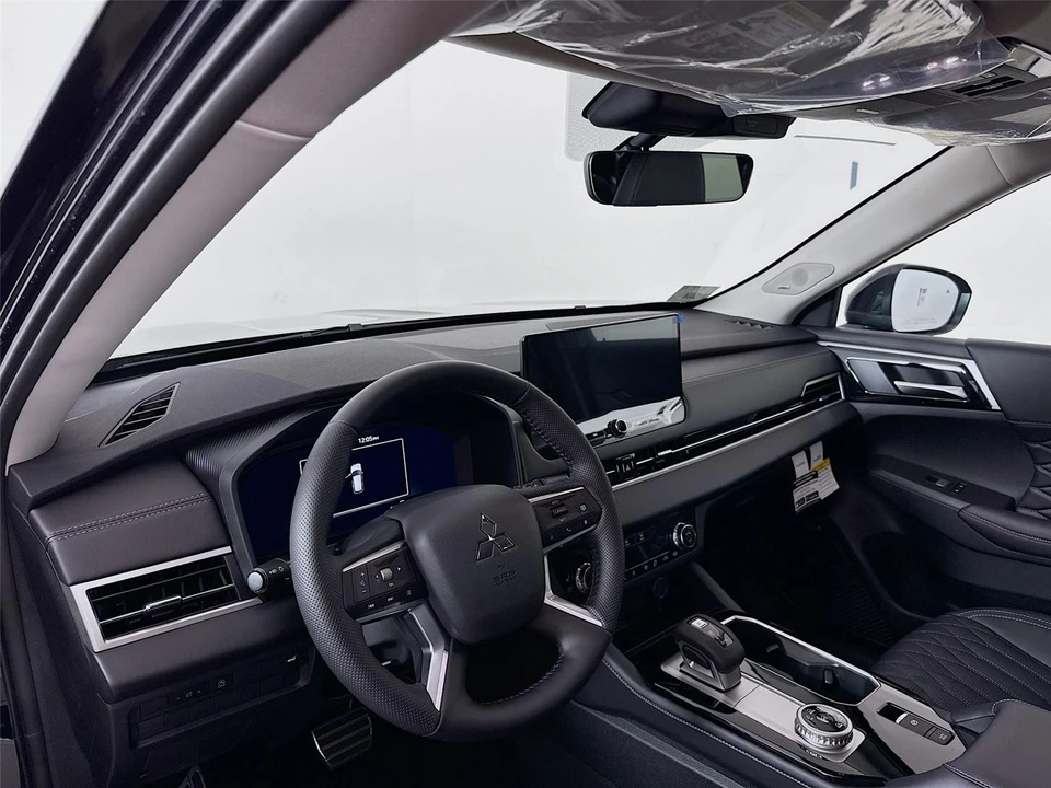 2026 Mitsubishi Outlander - Image 9 of 21