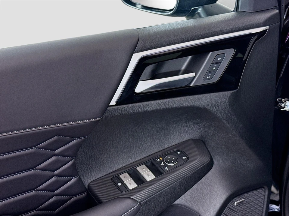 2026 Mitsubishi Outlander - Image 17 of 21