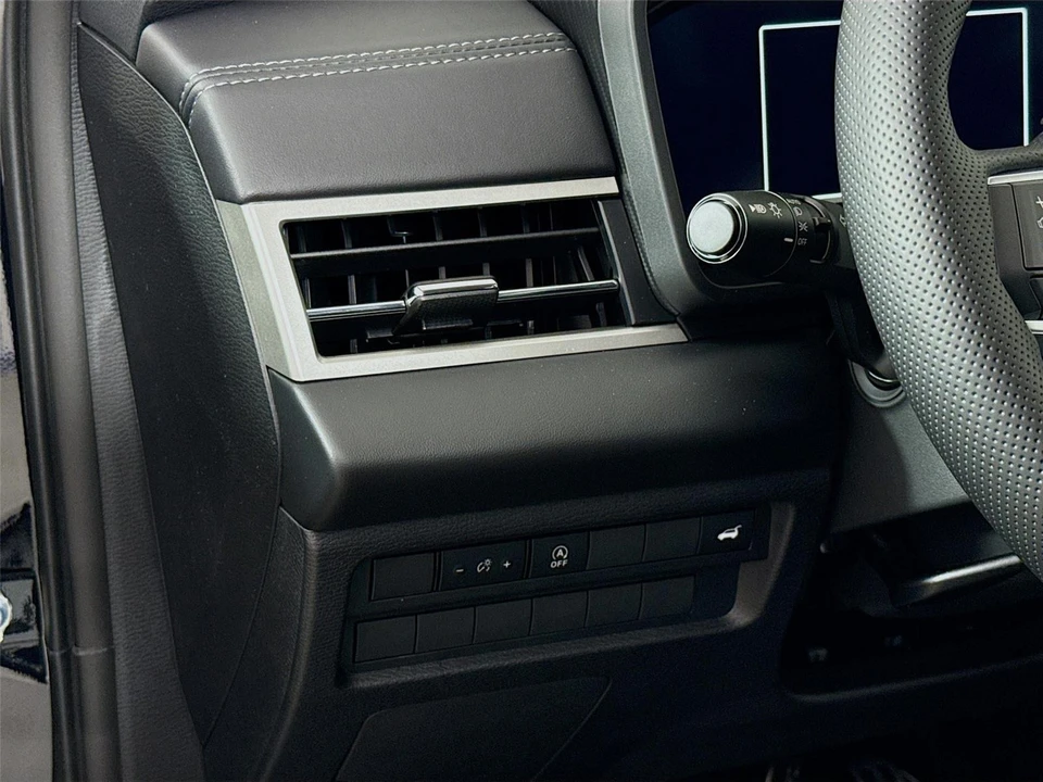 2026 Mitsubishi Outlander - Image 10 of 21