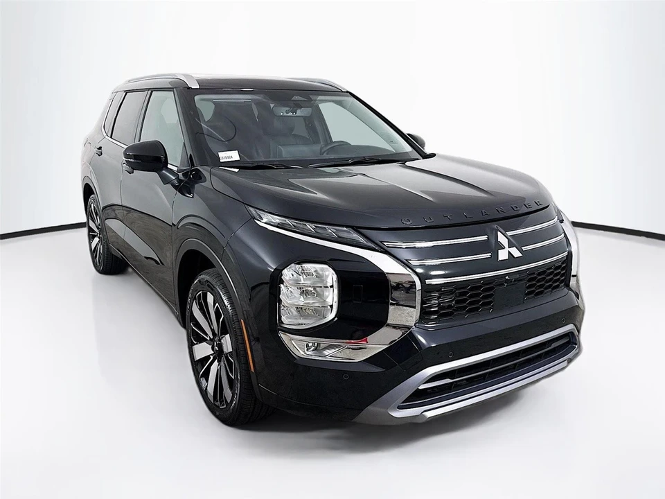 2026 Mitsubishi Outlander - Image 2 of 21