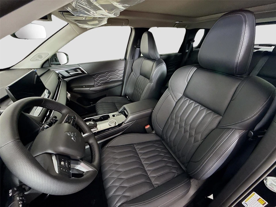 2026 Mitsubishi Outlander - Image 19 of 21