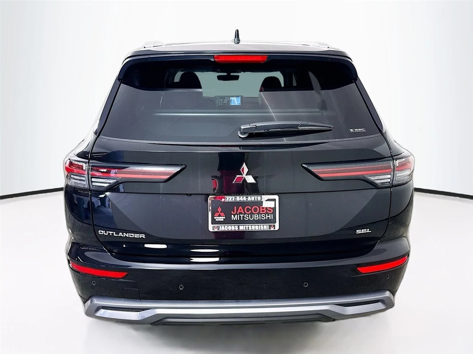 2026 Mitsubishi Outlander - Image 6 of 21