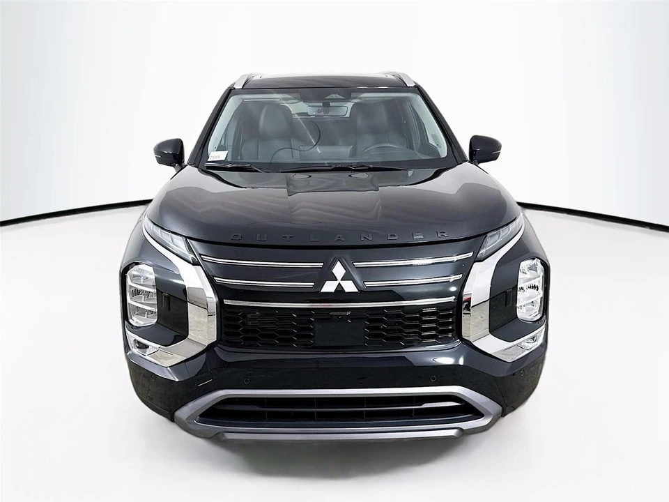 2026 Mitsubishi Outlander - Image 2 of 21