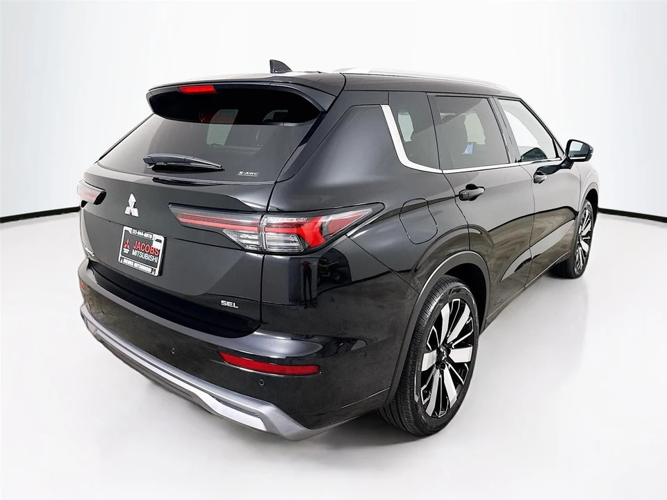 2026 Mitsubishi Outlander - Image 7 of 21