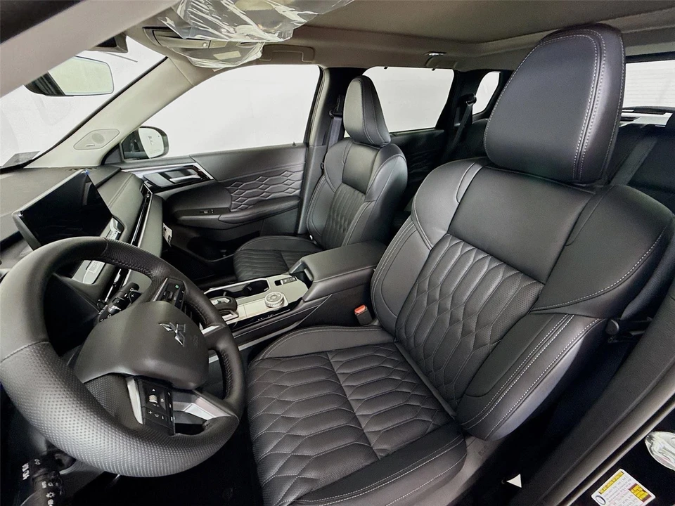2026 Mitsubishi Outlander - Image 19 of 21