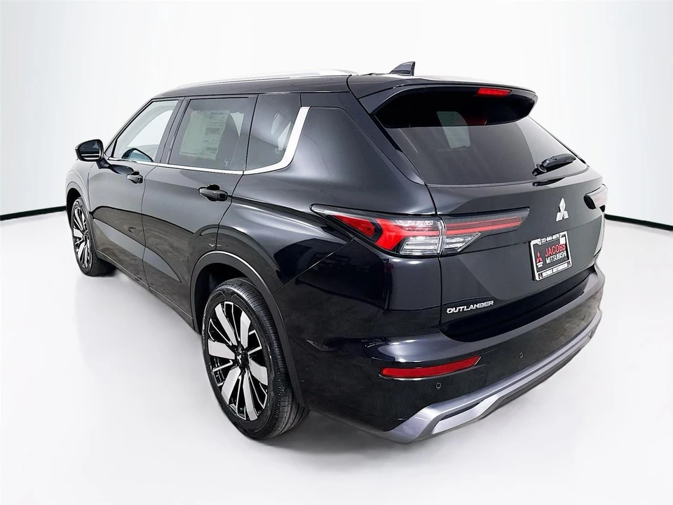 2026 Mitsubishi Outlander - Image 5 of 21