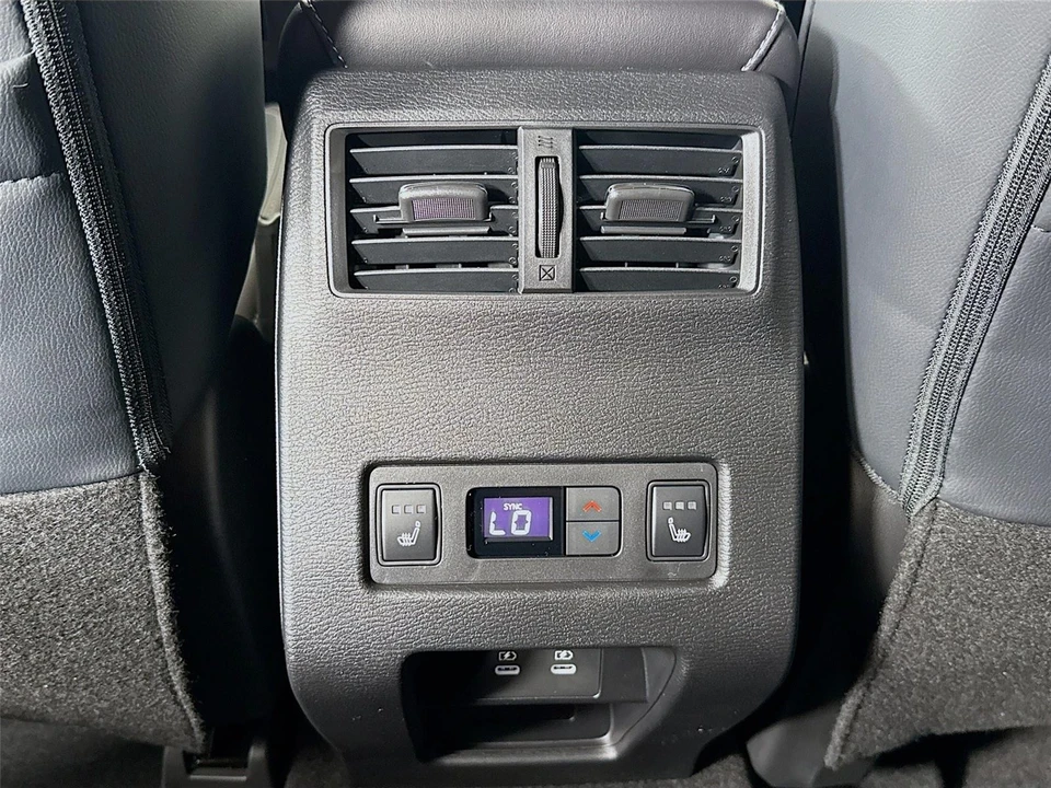 2026 Mitsubishi Outlander - Image 19 of 21