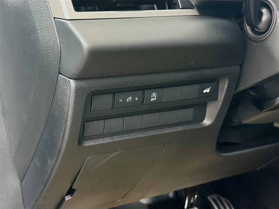 2026 Mitsubishi Outlander - Image 7 of 21