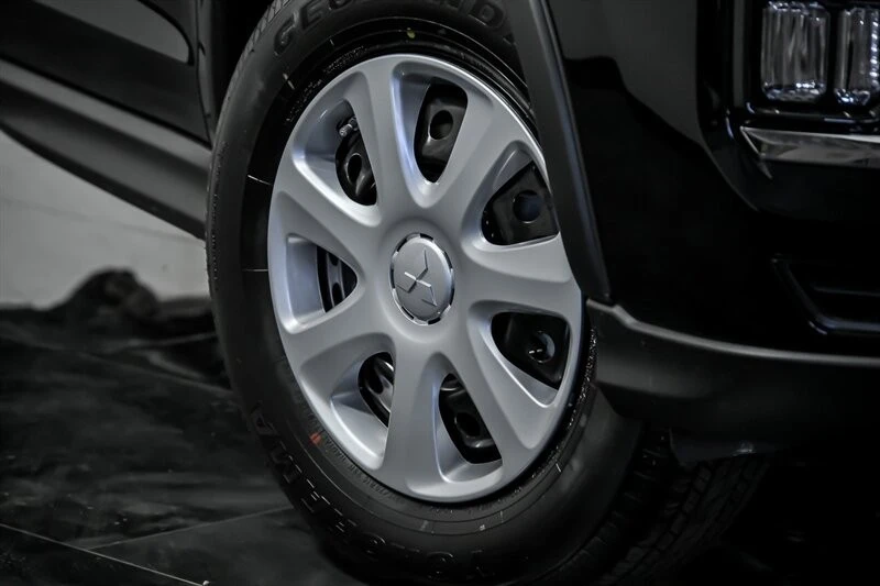 2026 Mitsubishi Outlander - Image 3 of 21