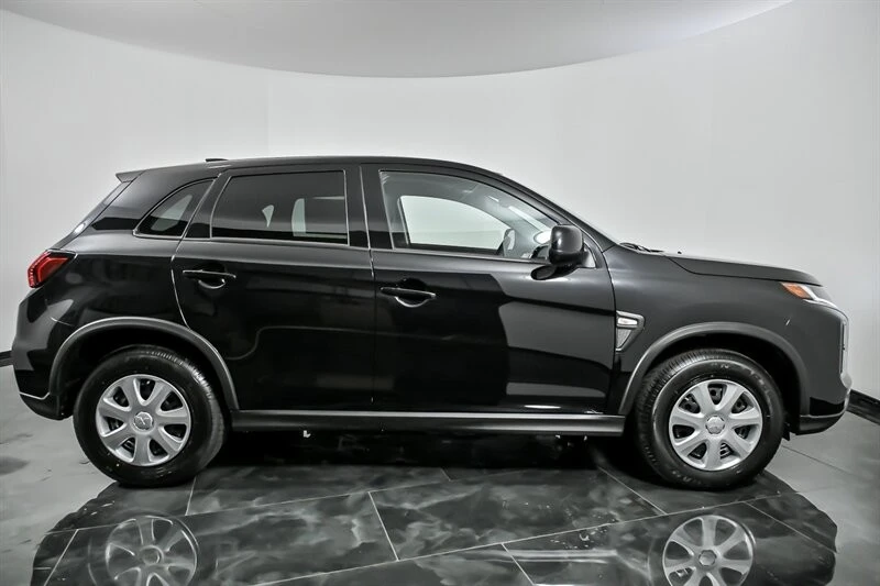 2026 Mitsubishi Outlander - Image 10 of 21
