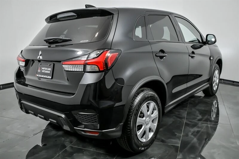 2026 Mitsubishi Outlander - Image 9 of 21
