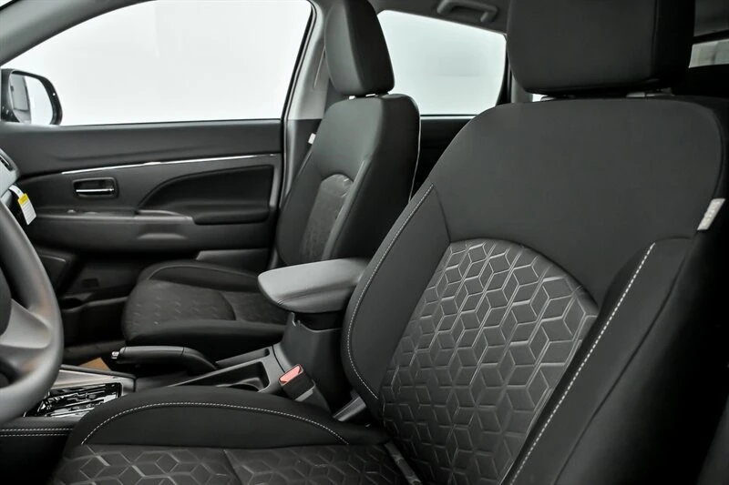 2026 Mitsubishi Outlander - Image 14 of 21