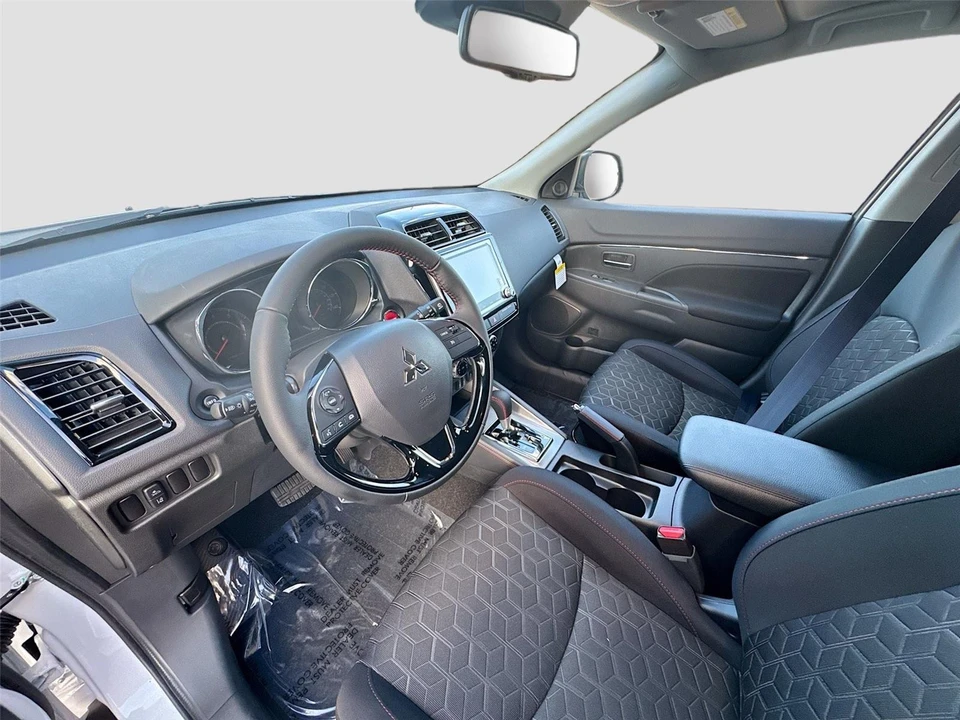 2026 Mitsubishi Outlander - Image 9 of 21