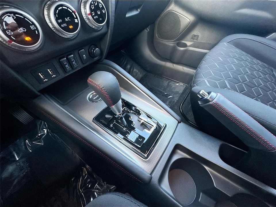 2026 Mitsubishi Outlander - Image 16 of 21