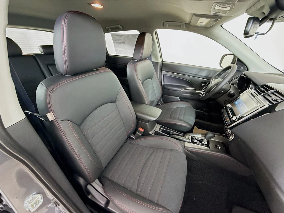 2026 Mitsubishi Outlander - Image 16 of 21