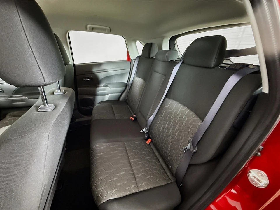 2026 Mitsubishi Outlander - Image 19 of 21