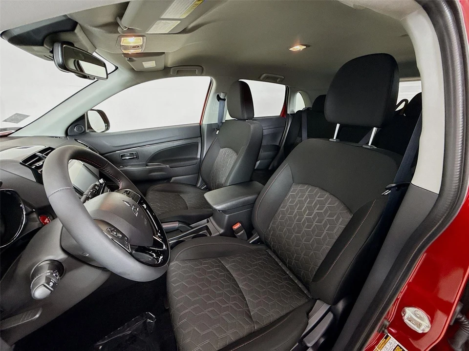 2026 Mitsubishi Outlander - Image 18 of 21