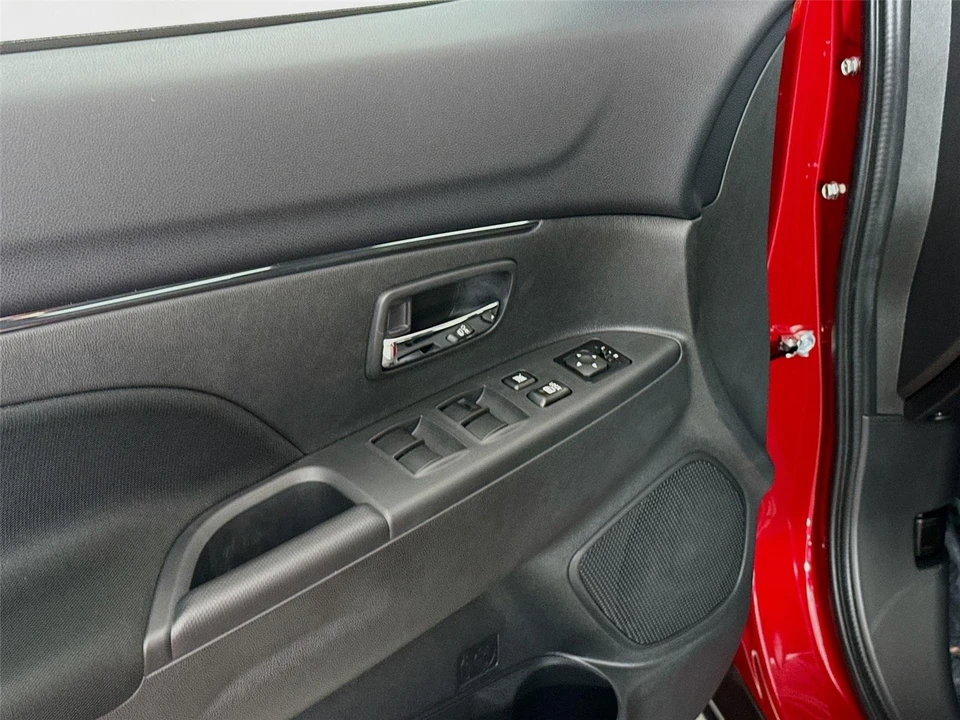 2026 Mitsubishi Outlander - Image 17 of 21