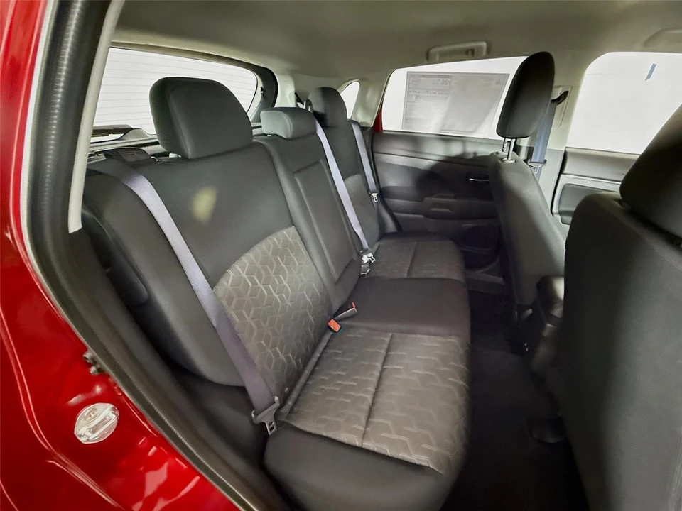 2026 Mitsubishi Outlander - Image 21 of 21