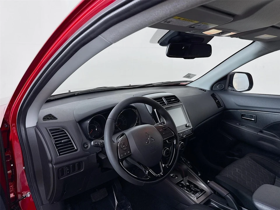 2026 Mitsubishi Outlander - Image 9 of 21