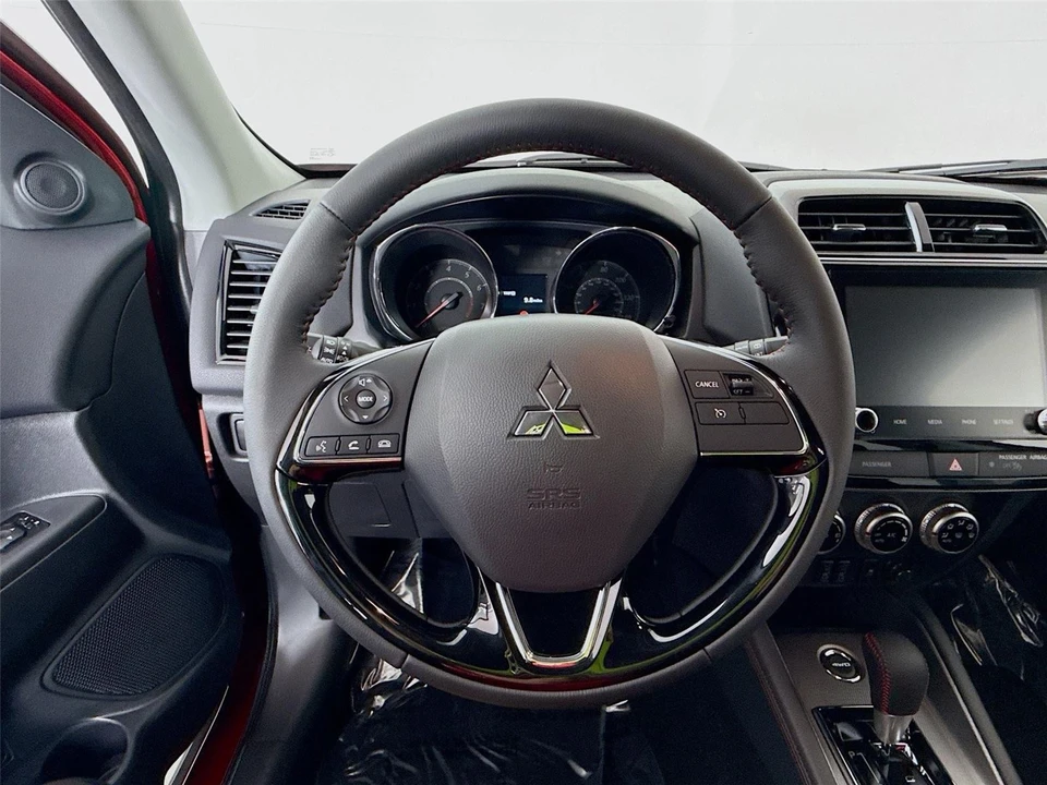 2026 Mitsubishi Outlander - Image 3 of 21