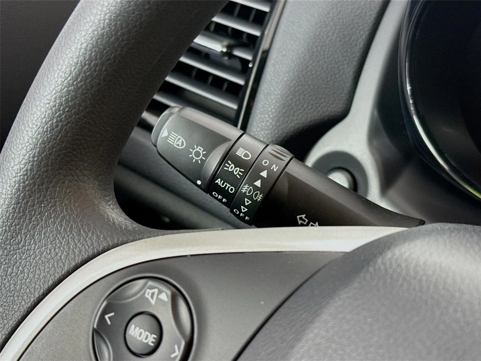 2026 Mitsubishi Outlander - Image 5 of 21