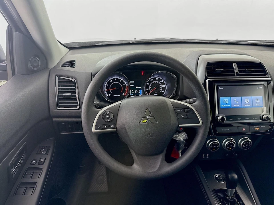 2026 Mitsubishi Outlander - Image 3 of 21