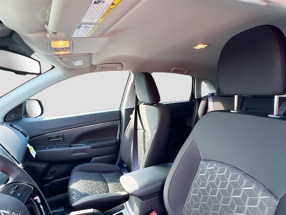 2026 Mitsubishi Outlander - Image 16 of 21