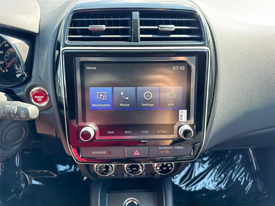 2026 Mitsubishi Outlander - Image 9 of 21