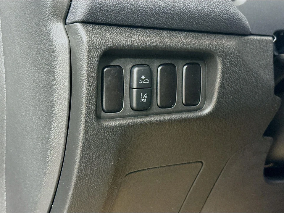 2026 Mitsubishi Outlander - Image 6 of 21