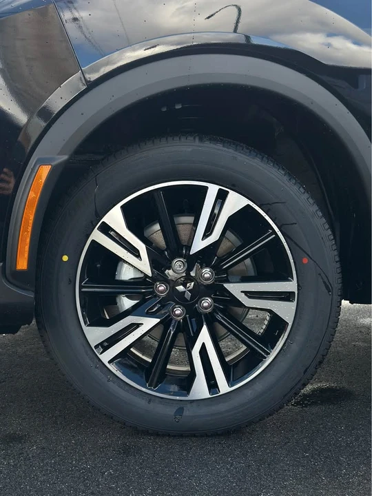 2026 Mitsubishi Eclipse Cross - Image 3 of 10