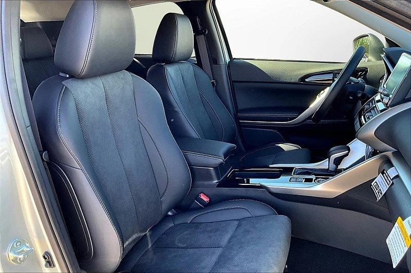 2026 Mitsubishi Eclipse Cross - Image 10 of 12