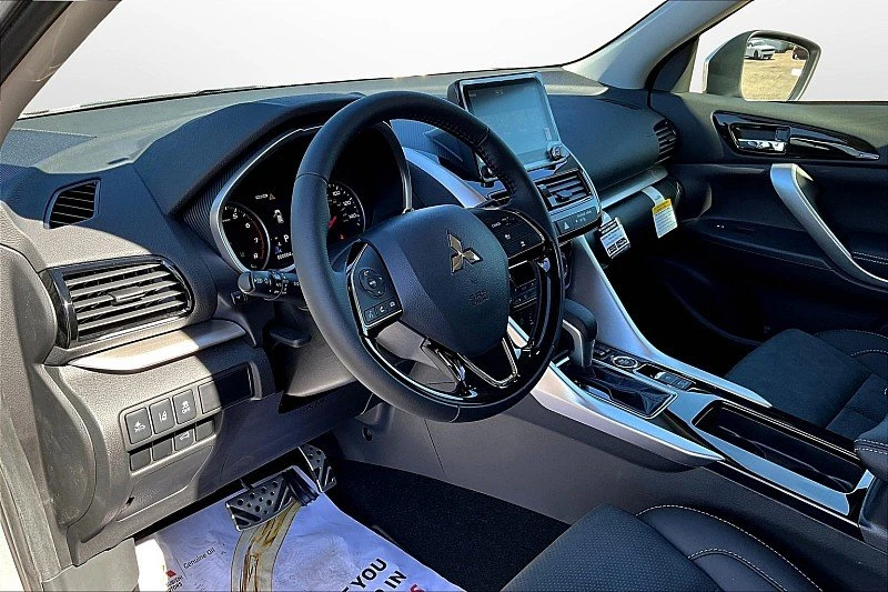 2026 Mitsubishi Eclipse Cross - Image 6 of 12
