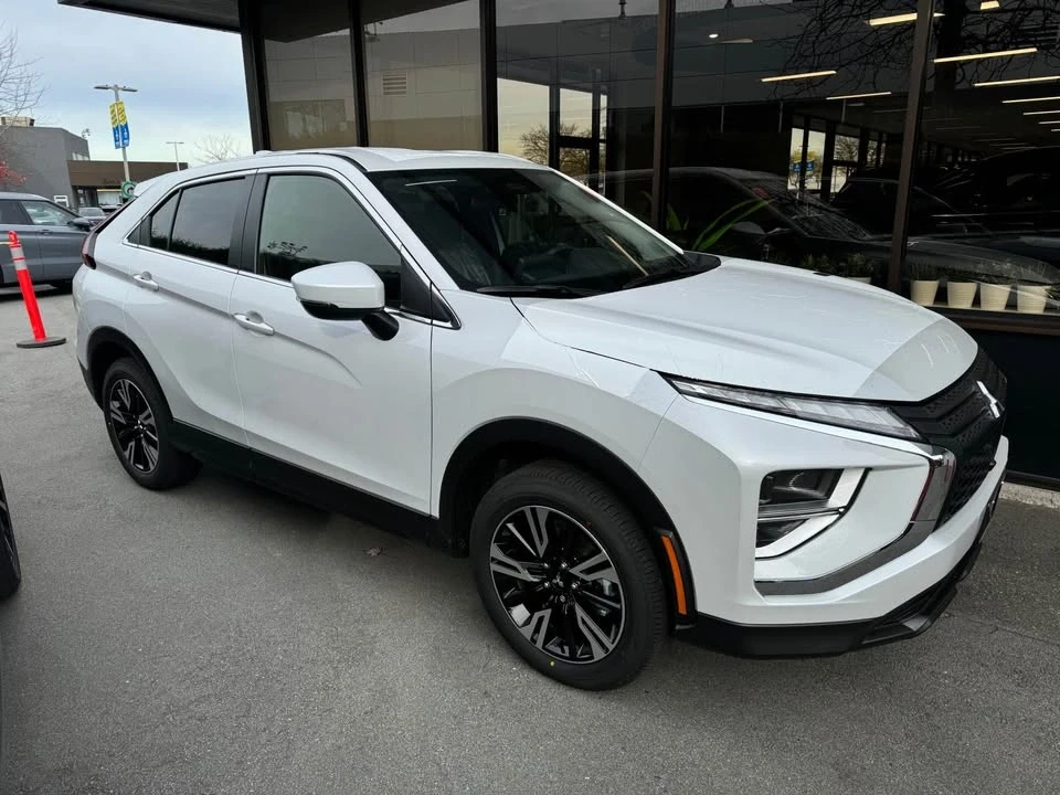 2026 Mitsubishi Eclipse Cross - Image 2 of 6