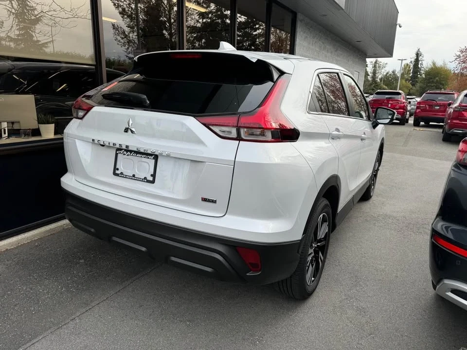 2026 Mitsubishi Eclipse Cross - Image 5 of 6