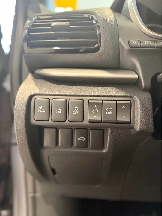 2026 Mitsubishi Eclipse Cross - Image 8 of 10