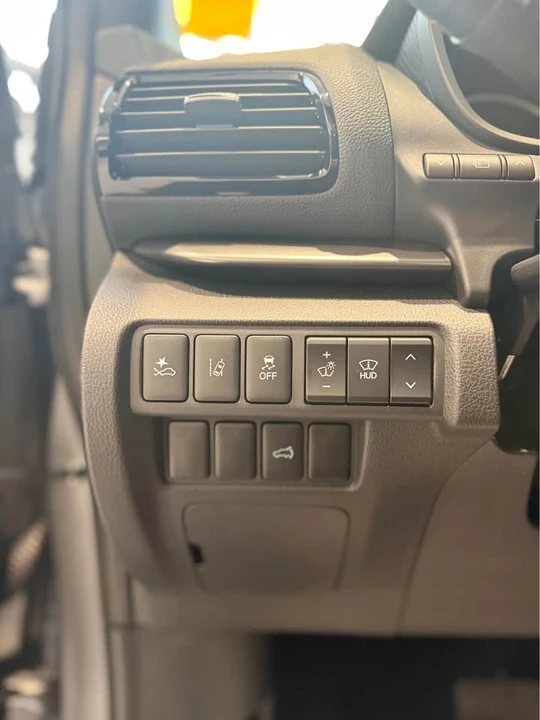 2026 Mitsubishi Eclipse Cross - Image 7 of 10