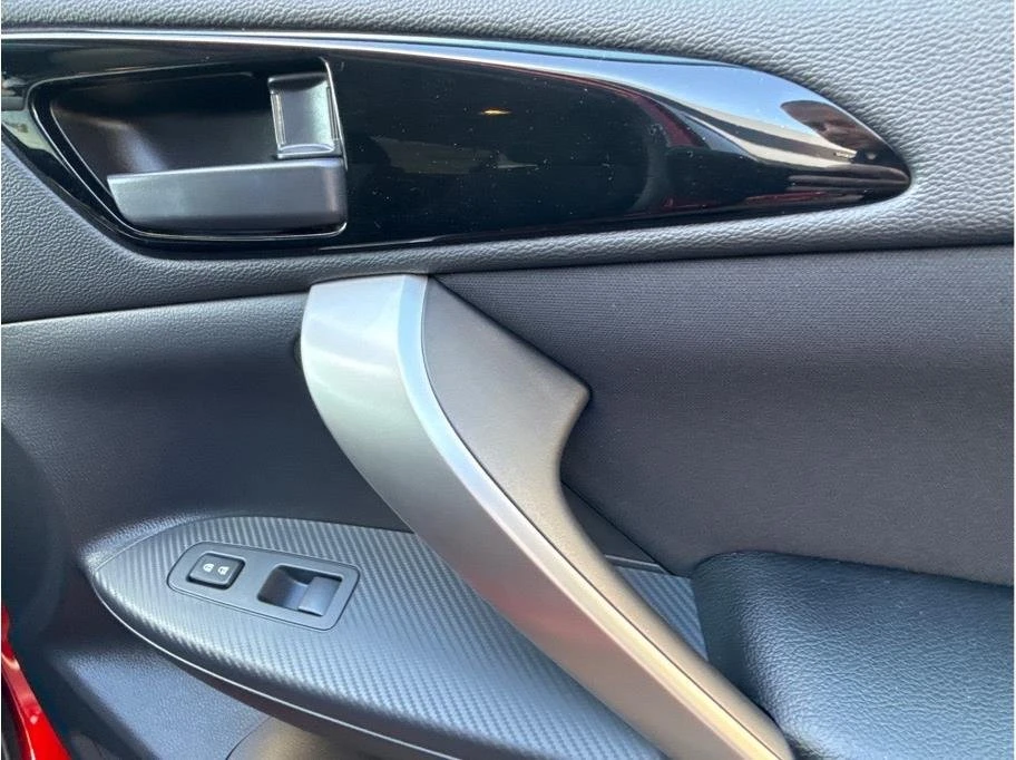 2026 Mitsubishi Eclipse Cross - Image 14 of 16