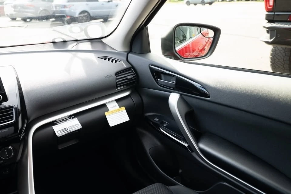 2026 Mitsubishi Eclipse Cross - Image 10 of 20