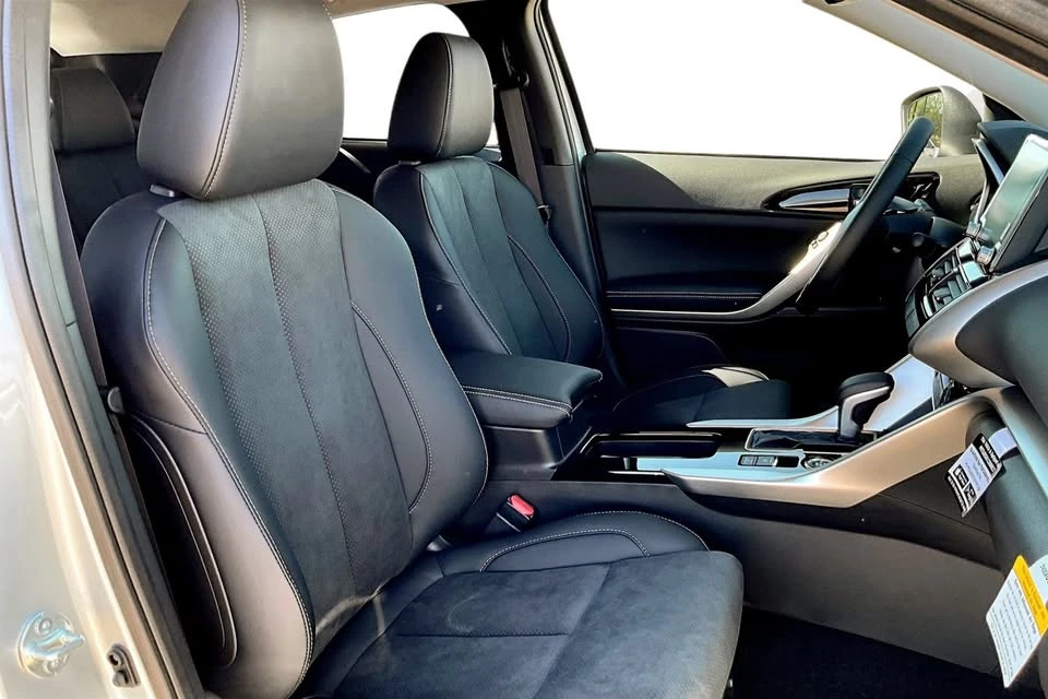2026 Mitsubishi Eclipse Cross - Image 8 of 9