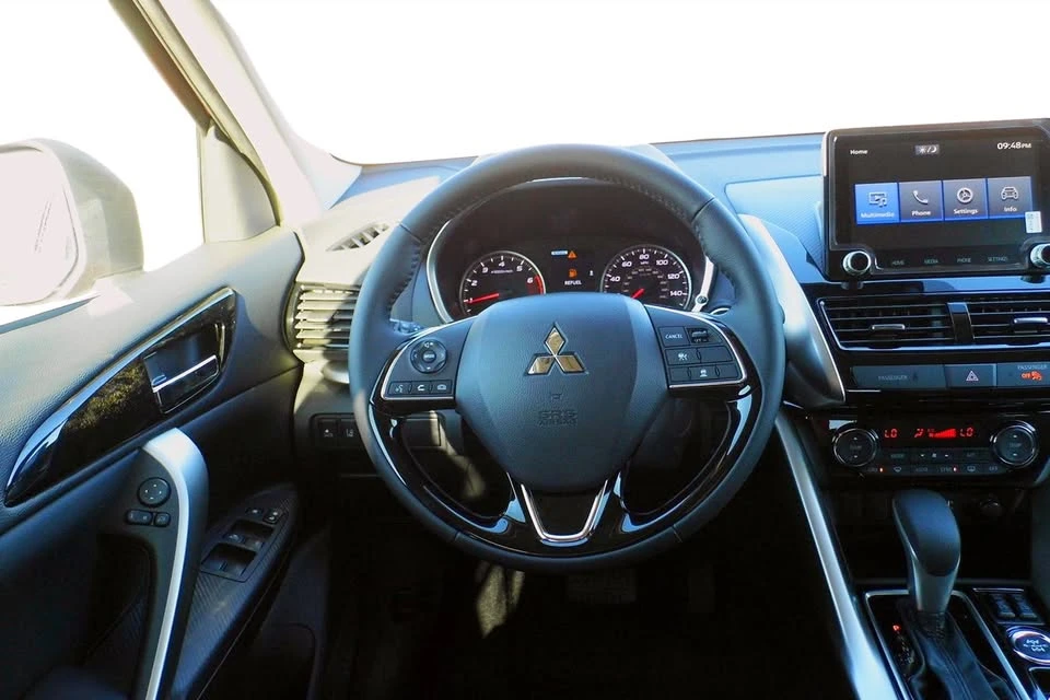 2026 Mitsubishi Eclipse Cross - Image 11 of 19