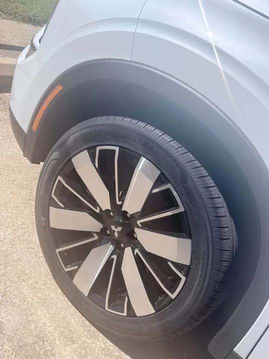 2026 Mitsubishi Eclipse Cross - Image 2 of 4