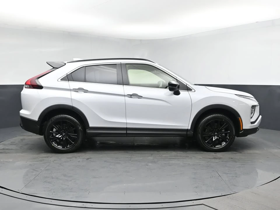 2026 Mitsubishi Eclipse Cross - Image 8 of 12