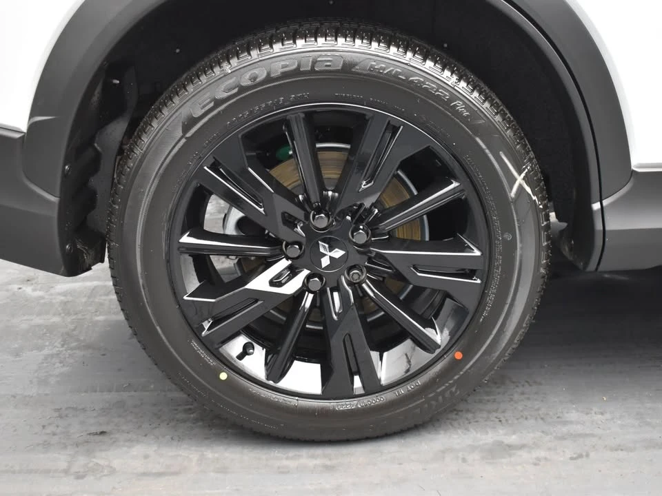 2026 Mitsubishi Eclipse Cross - Image 5 of 12