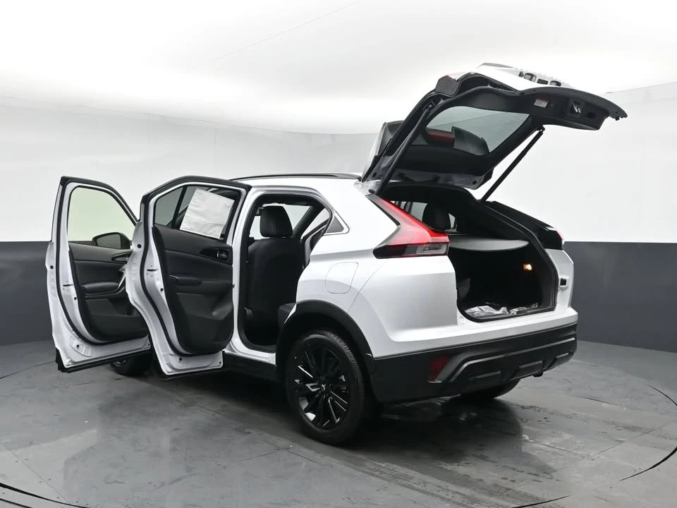 2026 Mitsubishi Eclipse Cross - Image 10 of 12
