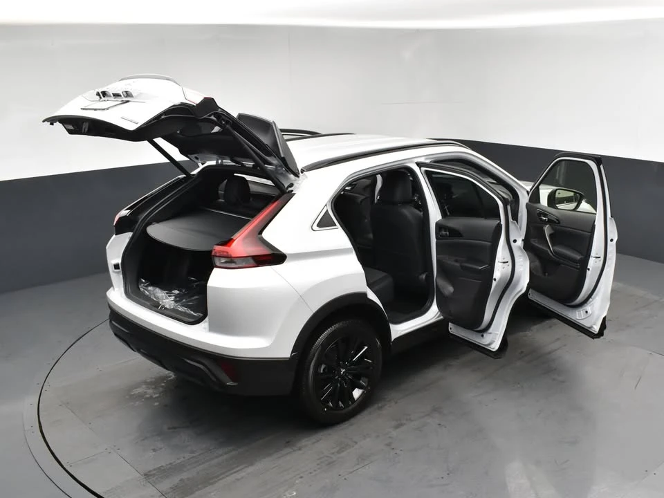 2026 Mitsubishi Eclipse Cross - Image 11 of 12